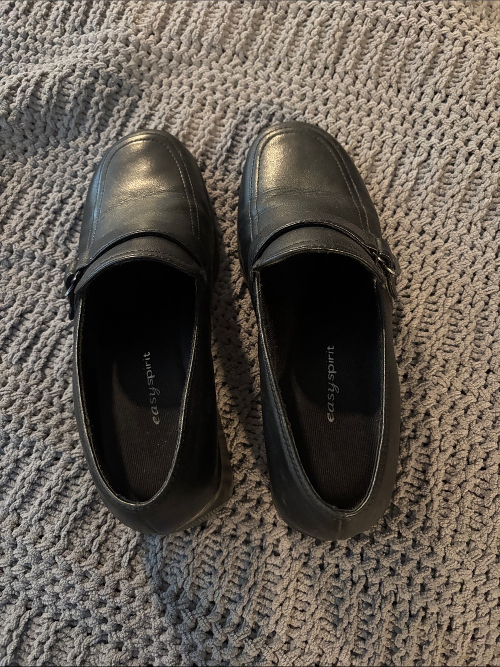 Easy Spirit women’s Black Leather Slip-On Loafers (7)